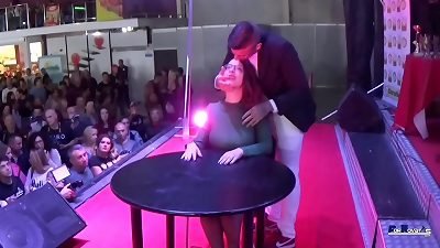PORNOVATAS.COM REAL PUBLIC romp IN BARCELONA. ZENDA handsome