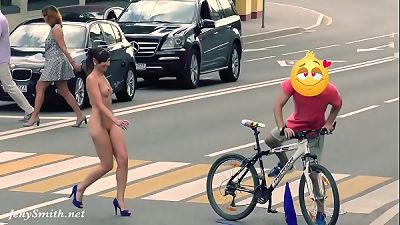 Hidden web cam decree Jeny Getting disrobed in Public