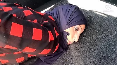 OMG !! Unfaithful Muslim wife this finds bound in the man-meat of his neighbor, he will get her knocked up ...